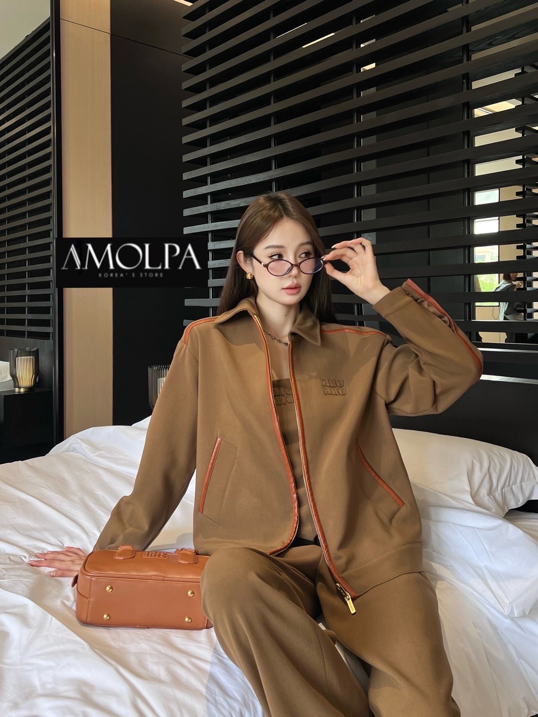 JACKET MIU MIU . ผ้าอย่างเทพ มีน้ำหนักสุดๆ งานสวยน่ารัก ตามช๊อปเลยน๊า ใส่สบาย : สินค้าคุณภาพ (พร้อมส่ง)