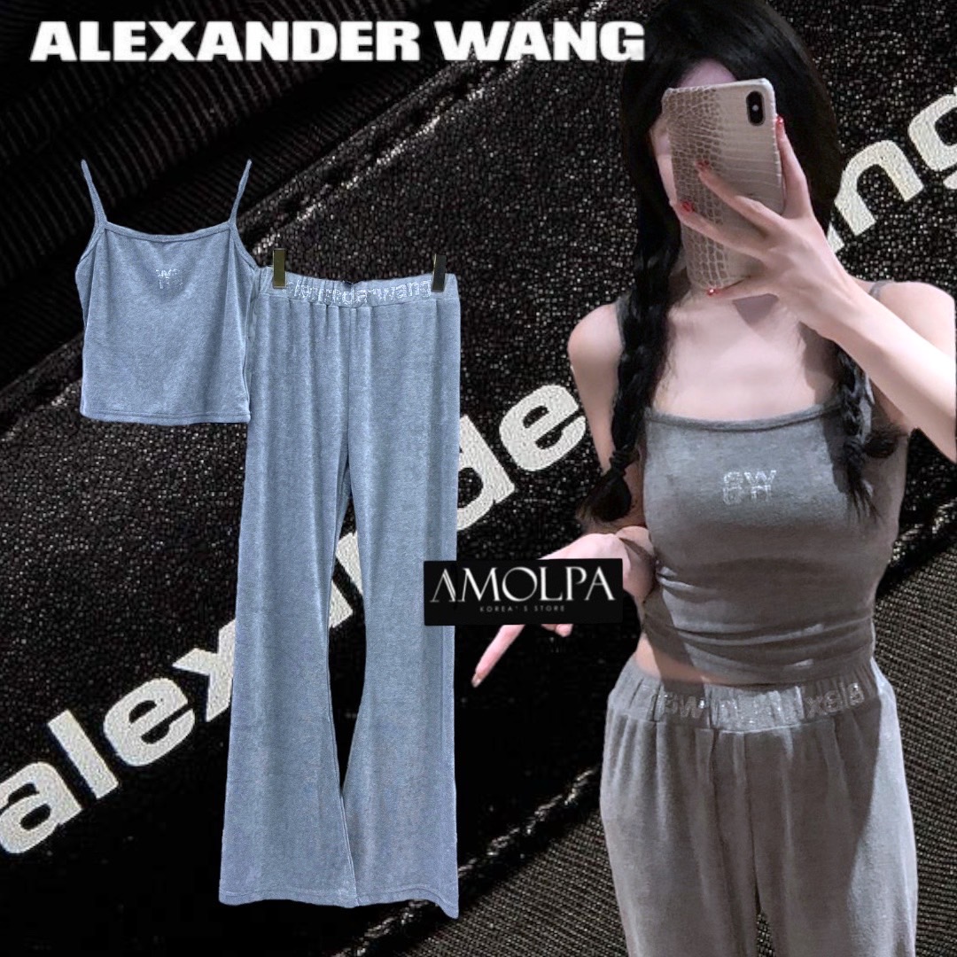 SET CROP + PANTS ALEXANDER WANG งานสวยยย ตัวล่าสุด งานน่ารักมาก ผ้าเย็นใส่สบายมาก : สินค้าคุณภาพ (พร้อมส่ง)
