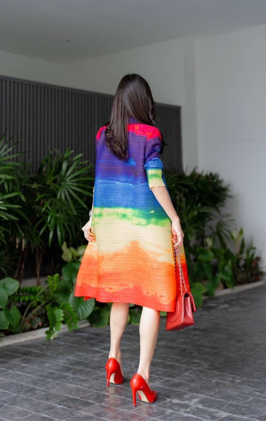 ชุดเดรส อัดพลีท คอปกเล็ก แขน 4 ส่วน แต่งกระดุมเรียงยาว ดีเทลแน่นๆ ด้วยลายกราฟฟิค สีสดสวยมว้ากกก ใส่สบาย : สินค้าคุณภาพ (พร้อมส่ง)