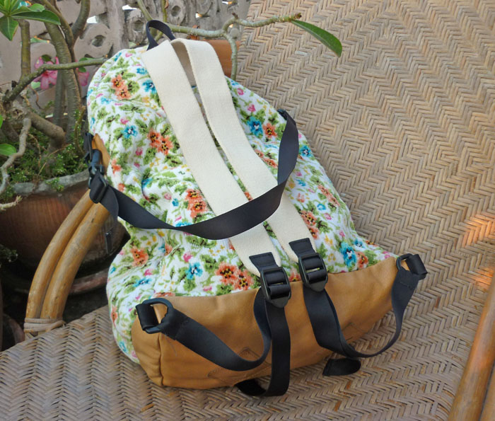 กระเป๋าเป้ผ้าลูกฟูกหนา สวยมาก (ของใหม่)