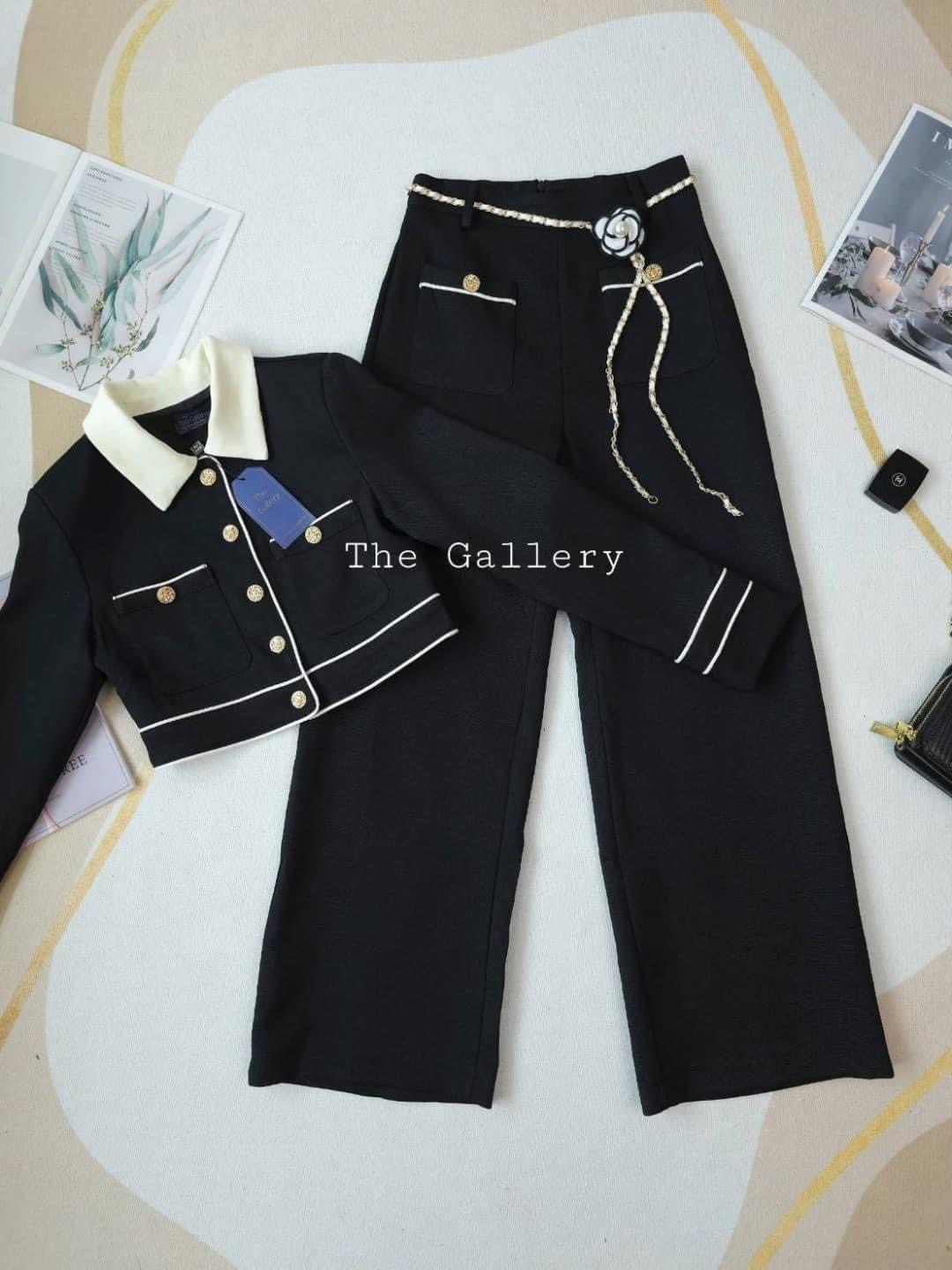 Setชาเนล ตัวแม่หรูหราสุดๆ กับชุดเซ็ต3ชิ้น เสื้อครอปแขนยาวและกางเกงขายาวสุดชิคมาพร้อม เข็มขัดโซ่ดอกไม้ ใส่สบาย : สินค้าคุณภาพ (พร้อมส่ง)