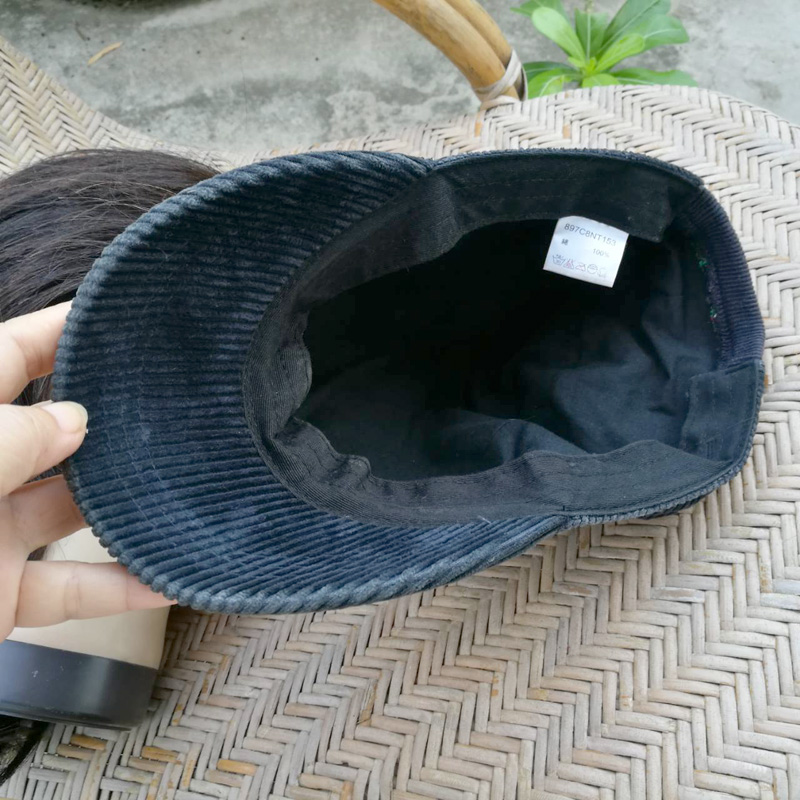 หมวกแก๊ปทรงนิวส์บอย ผ้าลูกฟูกสีดำ 62ซม.