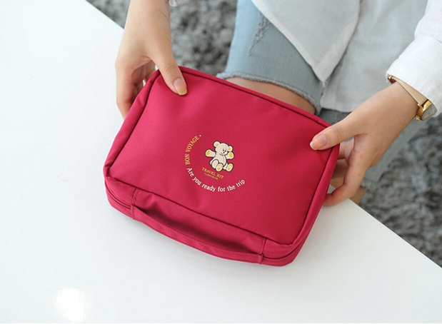 กระเป๋าใส่อุปกรณ์อาบน้ำ ขนาดกะทัดรัด ใส่อุปกรณ์อาบน้ำ แขวนได้ สำหรับเดินทาง ท่องเที่ยว พกพาสะดวกมี 4 สี 4 ลายให้เลือก