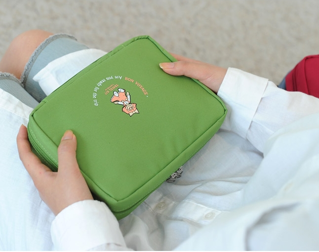 กระเป๋าใส่อุปกรณ์อาบน้ำ ขนาดกะทัดรัด ใส่อุปกรณ์อาบน้ำ แขวนได้ สำหรับเดินทาง ท่องเที่ยว พกพาสะดวกมี 4 สี 4 ลายให้เลือก