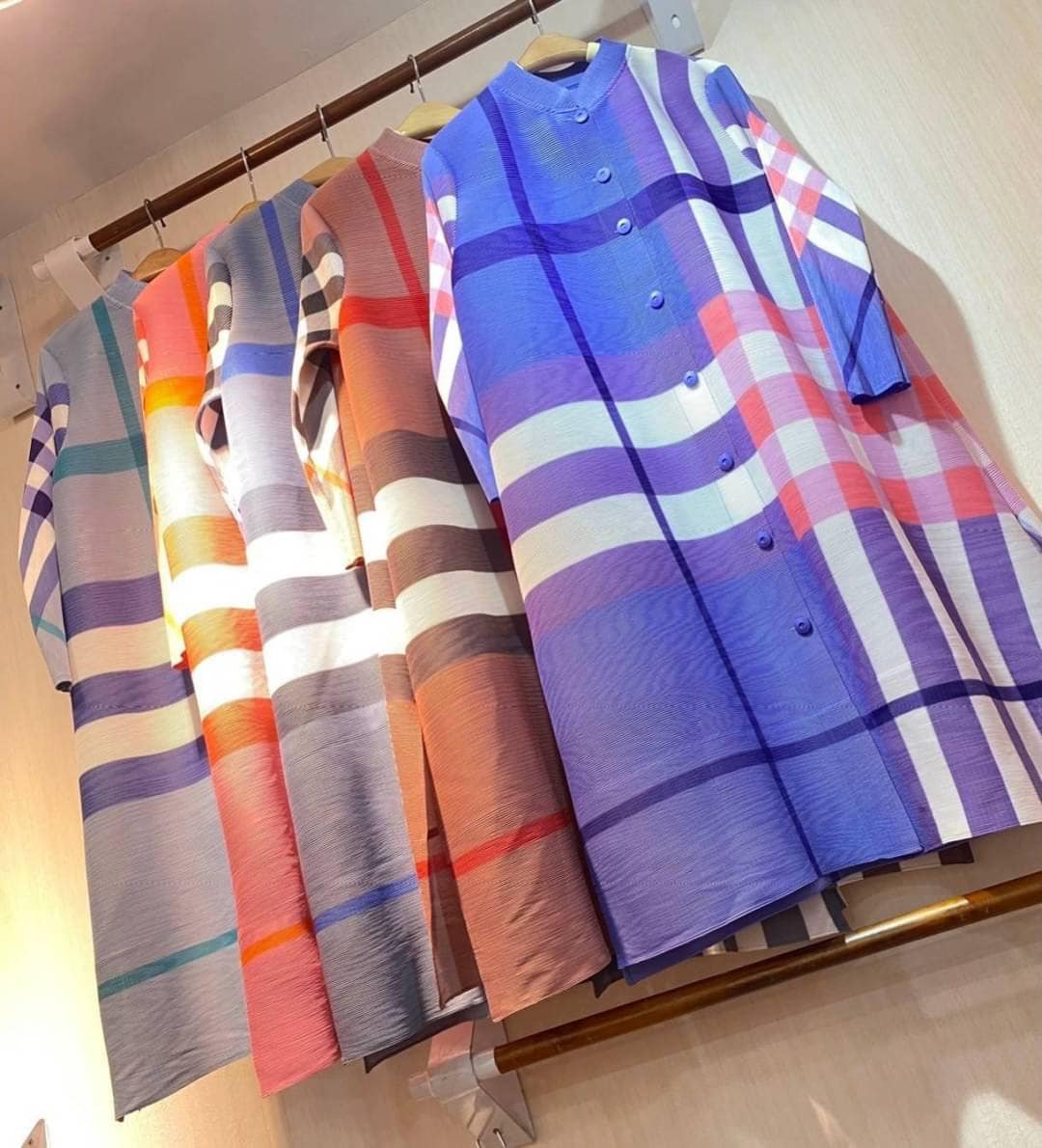 เดรสพลีท อัดพลีท 100% เนื้อเดียวกับงาน Brand งานเกาหลีแท้ 👍🏻 สินค้าคุณภาพ (พร้อมส่ง)