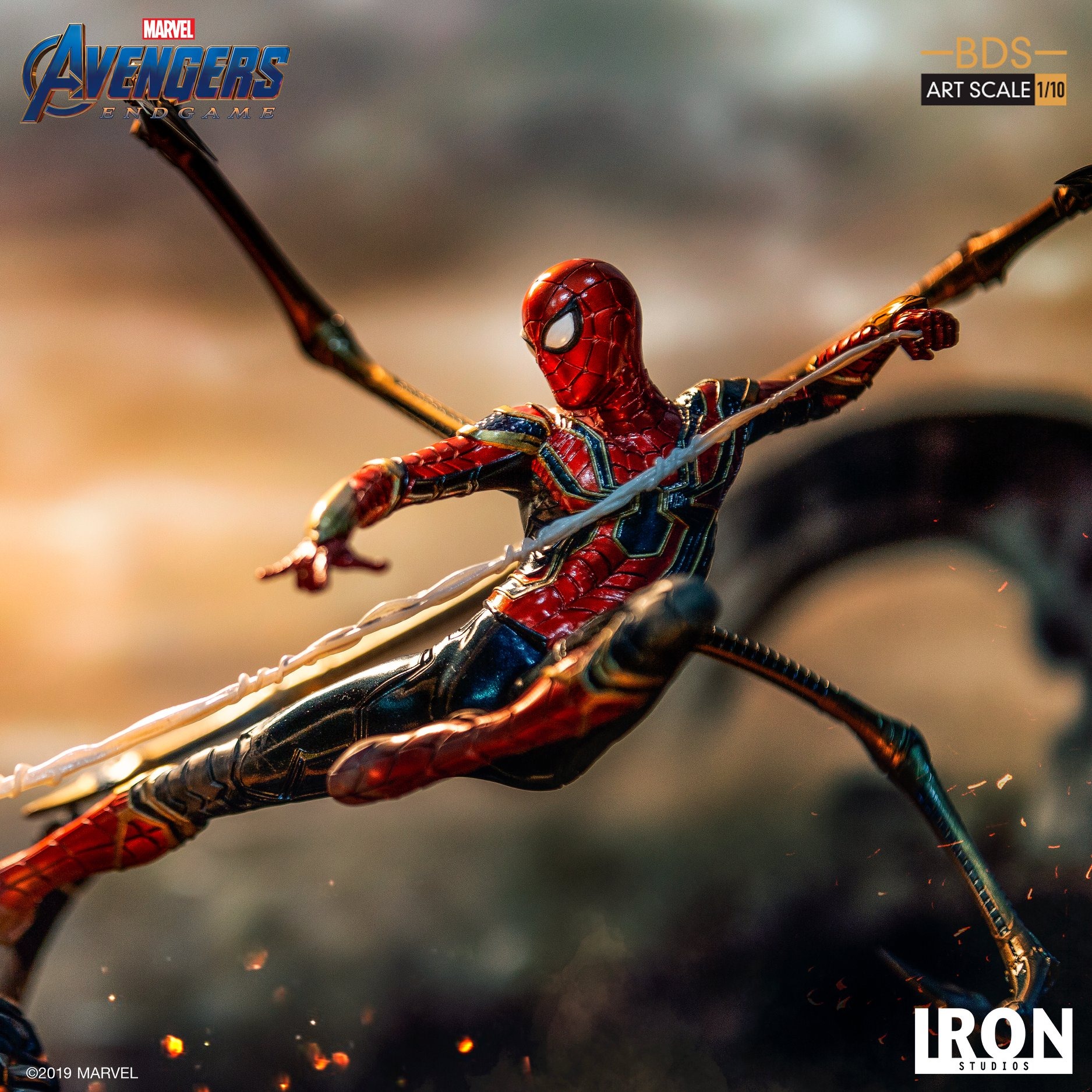 พร้อมส่ง Iron Spider vs Outrider: Avengers Endgame BDS 1/10Scale Statue by Iron Studios