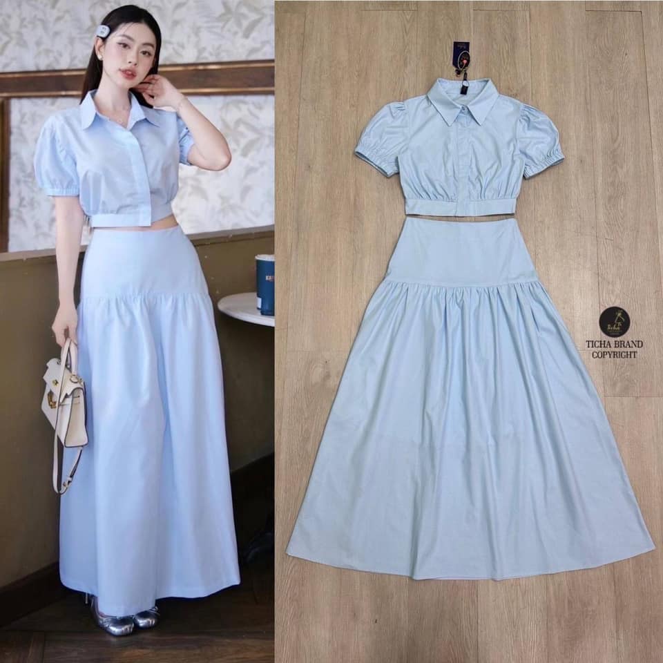 เซ็ต 2 ชิ้น สีฟ้า เสื้อครอปคอปกแขนตุ๊าน่ารัก มีกระดุมซ้อนด้านหน้าใช้งานได้จริง ทรงสวย มาพร้อมกับกระโปรงทรงย้วย ใส่สบาย : สินค้าคุณภาพ (พร้อมส่ง)