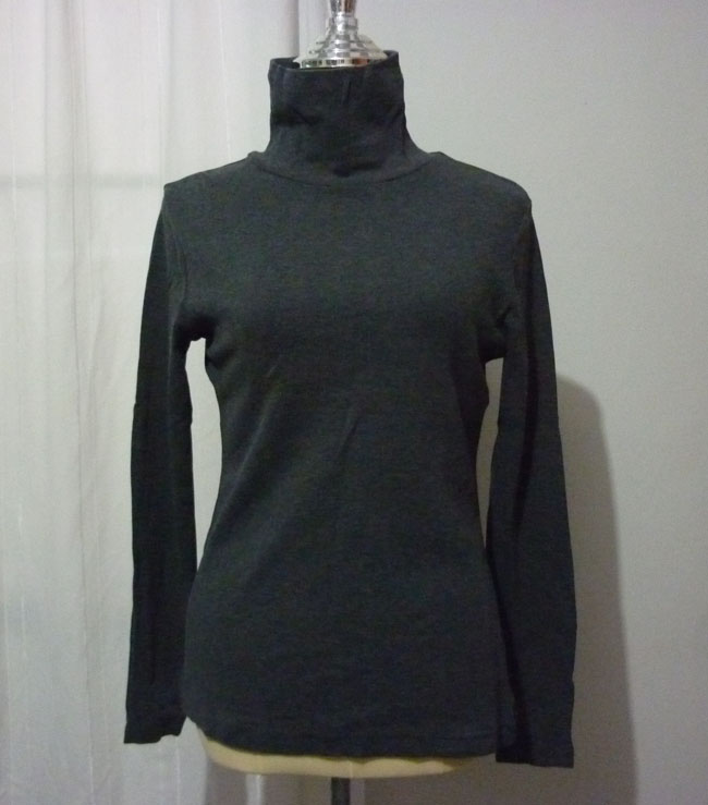 เสื้อแขนยาวคอเต่า ผ้าดีมาก THEORIA SzM