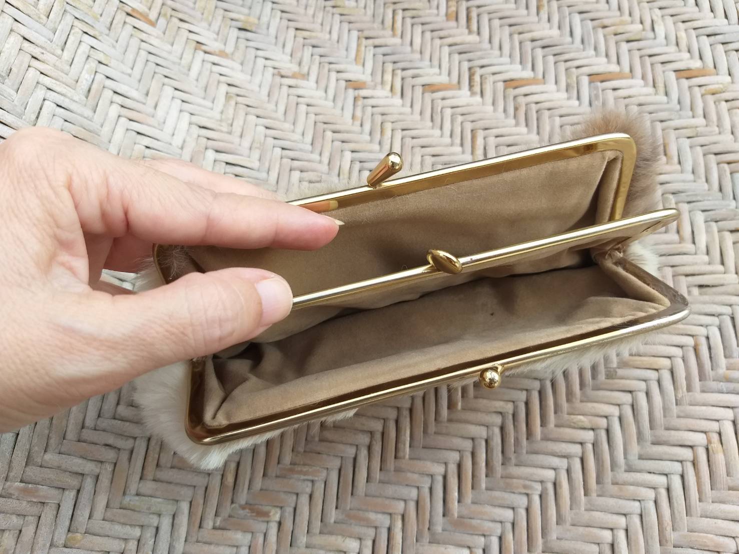 กระเป๋าสตางค์ ขนจิงโจ้แท้ ขนนุ่มมาก สวยมาก