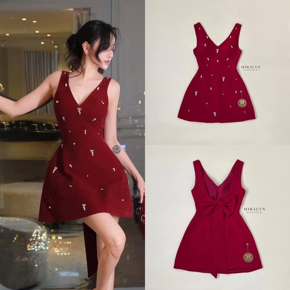 เดรสแขนกุดสีแดงแต่งเพชรทรงคอวีสเป็นสีที่ดูหรูมากๆคะทรงเข้ารูปปลายบานเล็กน้อยแต่งโบว์เข็มกลัดด้านหลังด้านหลังทรงเว้างานมีซับผ้ามีน้ำหนักทรงสวยมากๆคะ ใส่สบาย : สินค้าคุณภาพ (พร้อมส่ง)