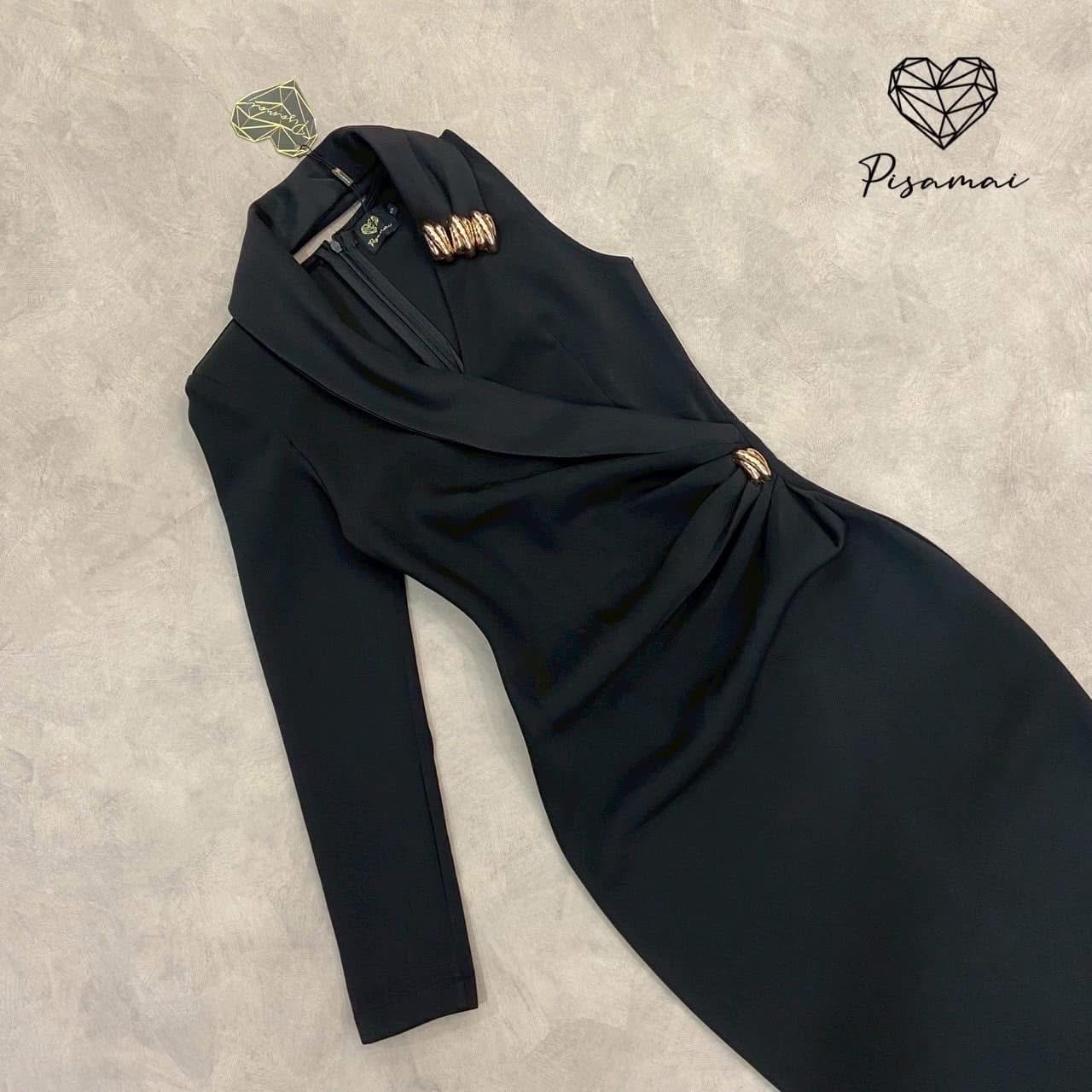 เดรสตัวยาวแต่งแขนยาวข้างนึง มาในโทนน้ำตาลแต่งอะไหล่ทอง สวย หรู ใส่สบาย : สินค้าคุณภาพ (พร้อมส่ง)