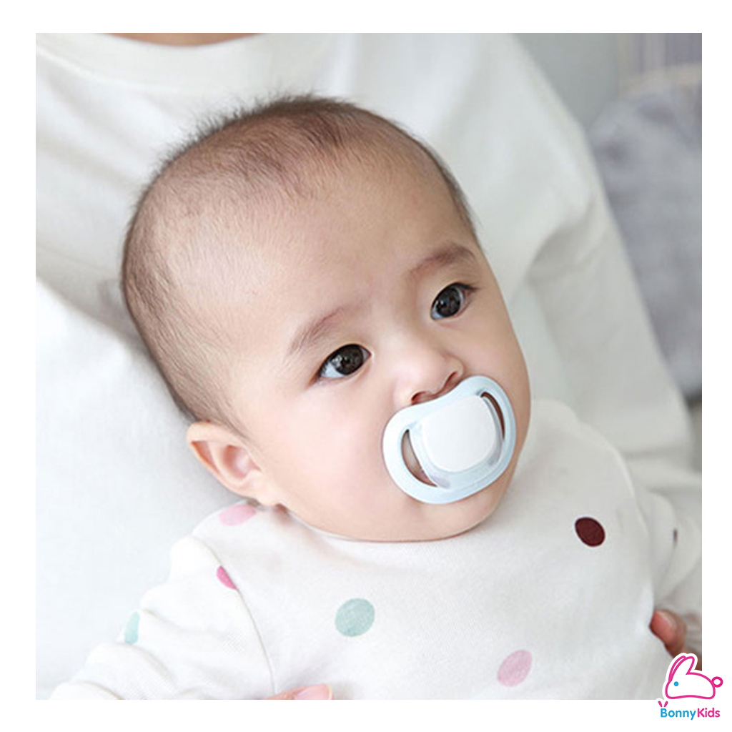 Pigeon (พีเจ้น) จุกหลอก รุ่น Skin Friendly แบ่งจุกตามช่วงวัย