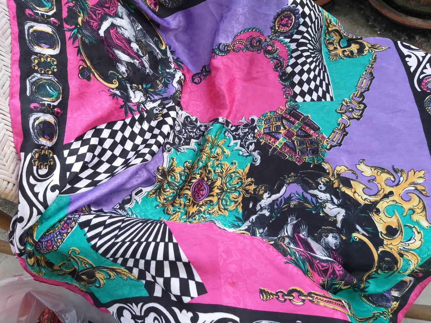 ผ้าคลุมไหล่ ผ้าผูกคอ Made in ITALY สวยมากๆ