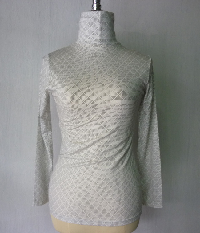 เสื้อฮีทเทคหญิง Uniqlo Heattech Sz M ใหม่เอี่ยม