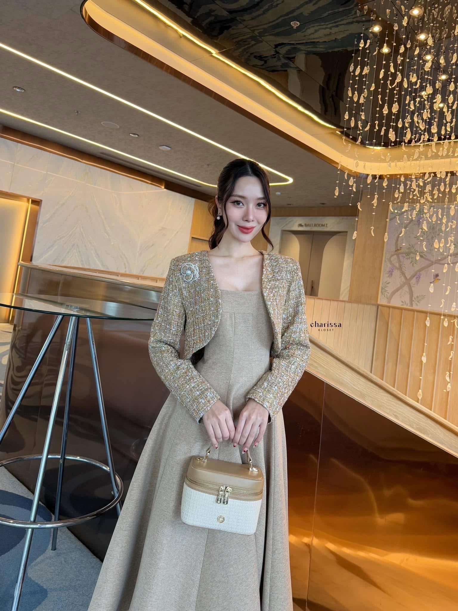 เซ็ทเดรส+เสื้อครอปพรีเมี่ยมทวิต+เข็มกลัดดอกไม้ ใส่สบาย : สินค้าคุณภาพ (พร้อมส่ง)