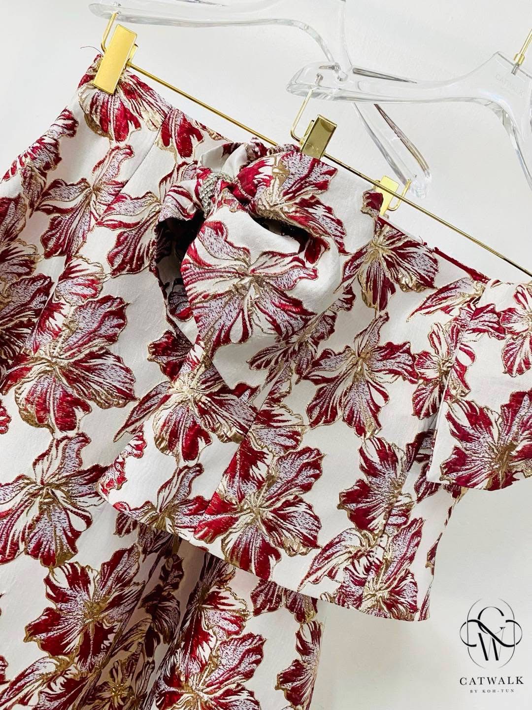 เซตผ้าทอลายเสื้อปาดไหล่โบว์ไหล่+กระโปรงทรงย้วย เนื้อผ้าเกรดเอ ผ้าสวยมาก ใส่สบาย : สินค้าคุณภาพ (พร้อมส่ง)