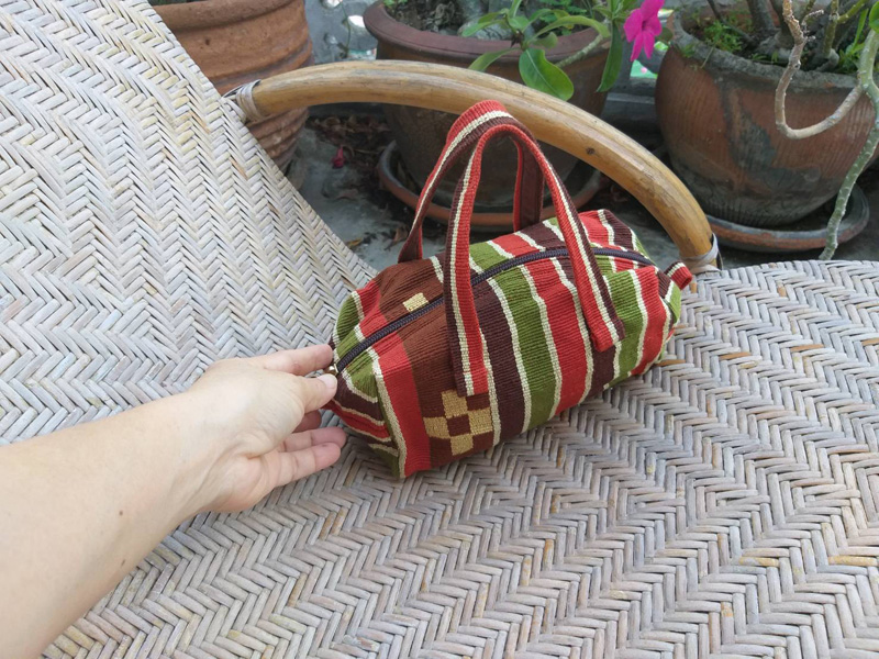 กระเป๋าผ้าทอเนื้อหนาสีสวย ทรงกล่องน่ารักมาก