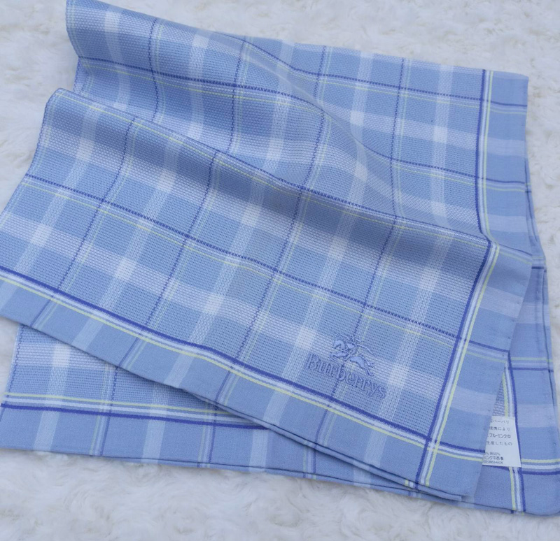 ผ้าเช็ดหน้าชาย แบรนด์เนม BURBERRY ผ้าทอเนื้อดีมาก
