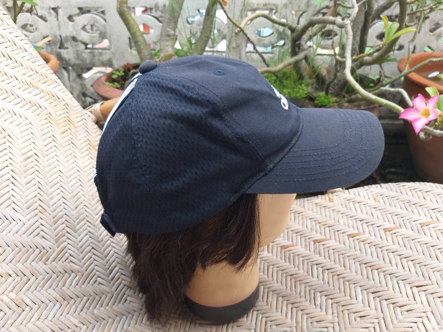 หมวกแก๊ป adidas สีดำ