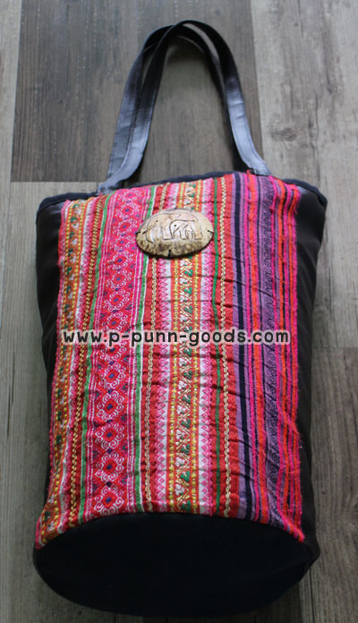 กระเป๋าชาวเขา กระเป๋าสะพายไหล่ กระเป๋าผ้าปักชาวเขา (กระเป๋าหนัง)