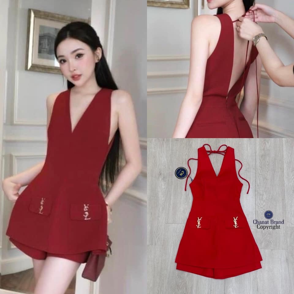 เพลย์สูทขาสั้นสีแดง ดีไซน์แขนกุดผูกริบบิ้นคอด้านหลัง ด้านหน้าดีไซน์คอวีเว้า ใส่สบาย สินค้าคุณภาพ (พร้อมส่ง)