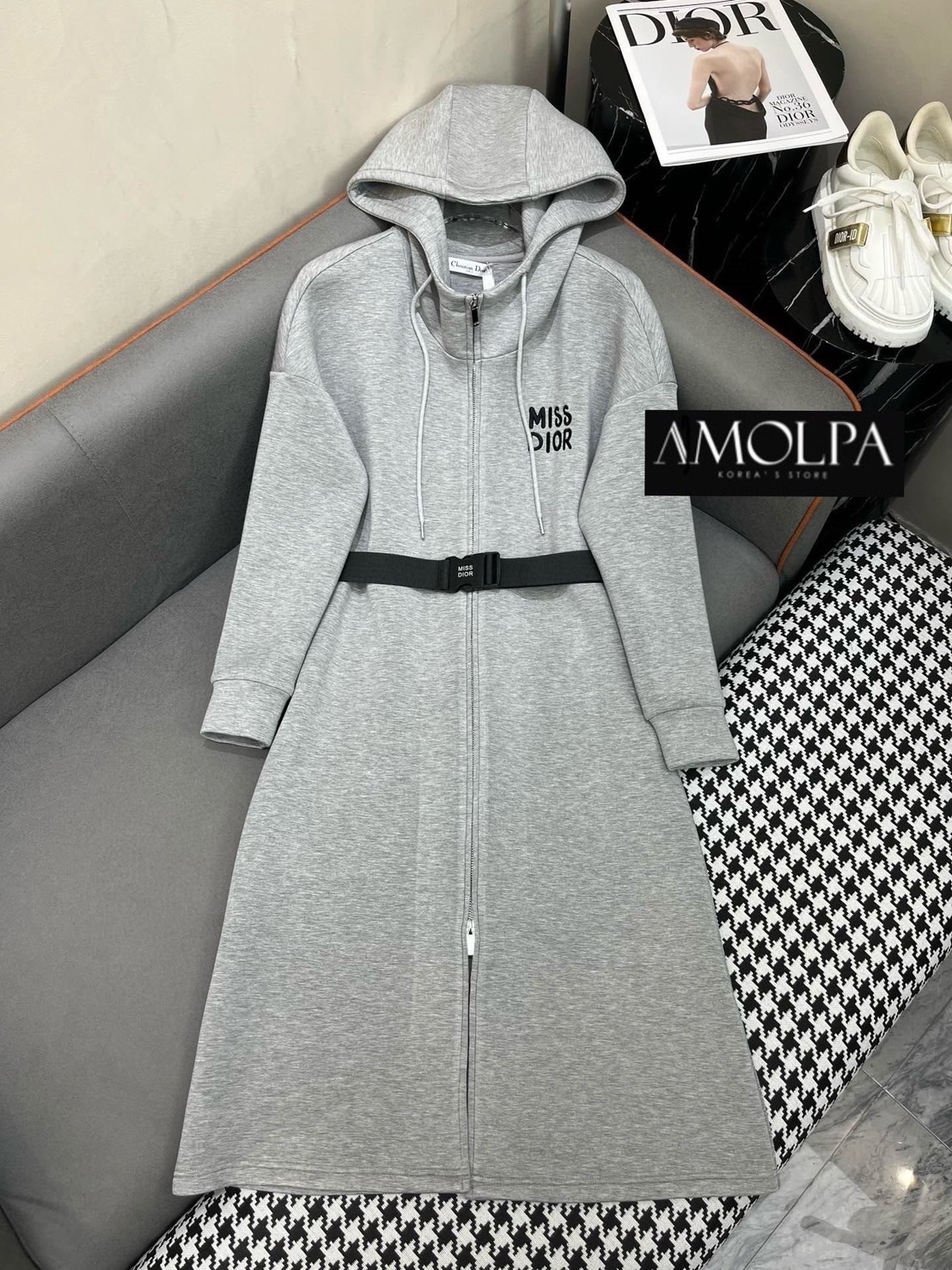 MAXI DRESS CD WITH BELT เดรสฮู๊ดแขนยาว ตัวล่าสุด ไม่หนาเกิน ไม่บางเกินไป งานน่ารักมาก ผ้าเย็นใส่ สบายมาก ใส่สบาย : สินค้าคุณภาพ (พร้อมส่ง)