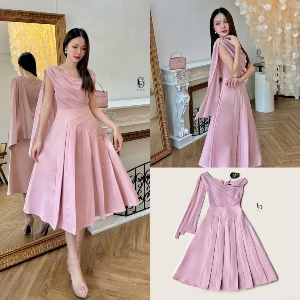 เดรสปาดไหล่มีสไบสีชมพูกระโปรงบานระบายจับจีบมีซับในทั้งตัว ใส่สบาย : สินค้าคุณภาพ (พร้อมส่ง)