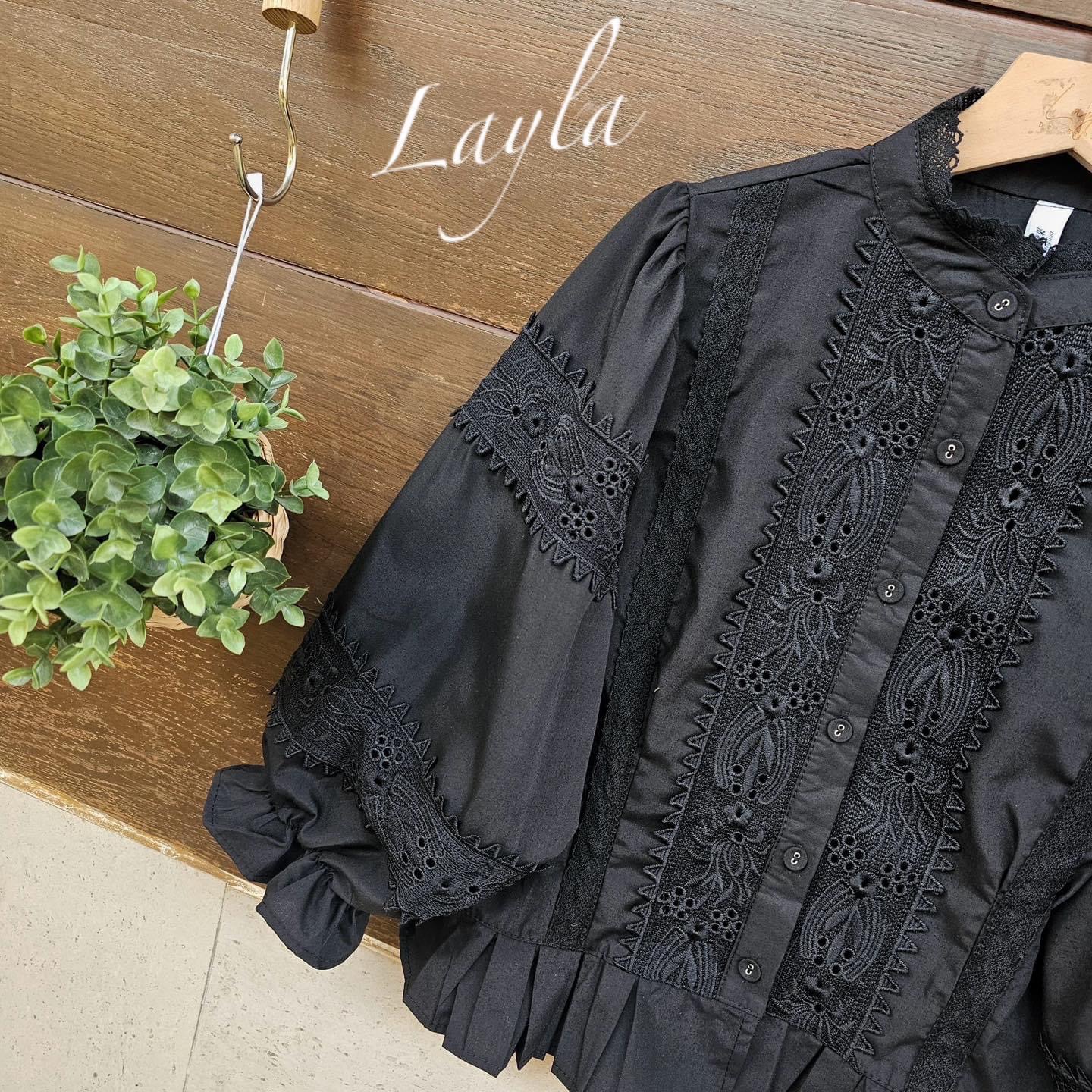 เสื้อเชิ้ตคอตตอนคอปีนแต่งลูกไม้ ปักสวยๆ ดีเทลแน่น ทรงแขนพอง งานสวยหรูอลังกาลมากค่ะ ใส่สบาย : สินค้าคุณภาพ (พร้อมส่ง)