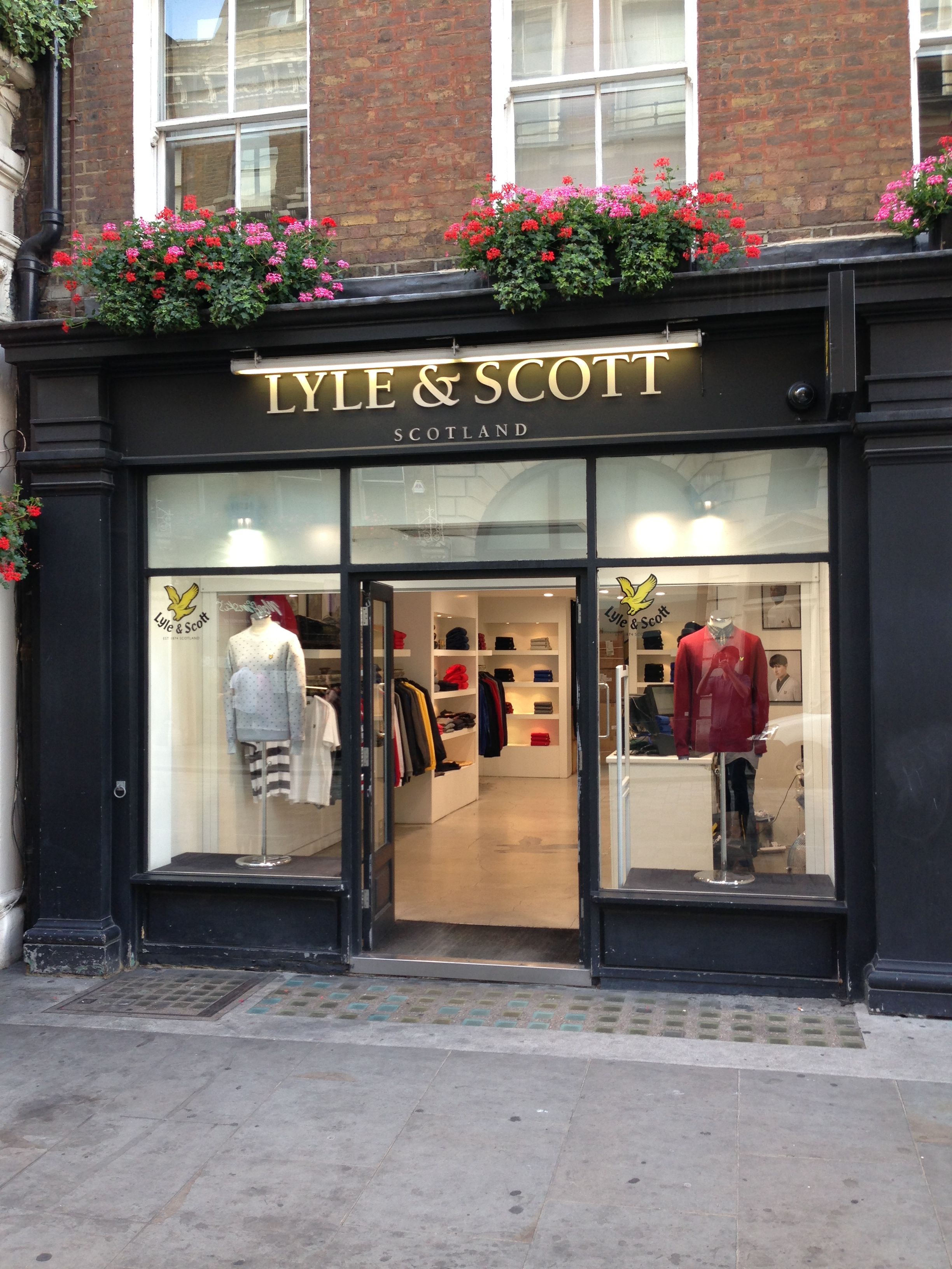 เสื้อกั๊ก Lyle & Scott ไซด์ M สวยมาก