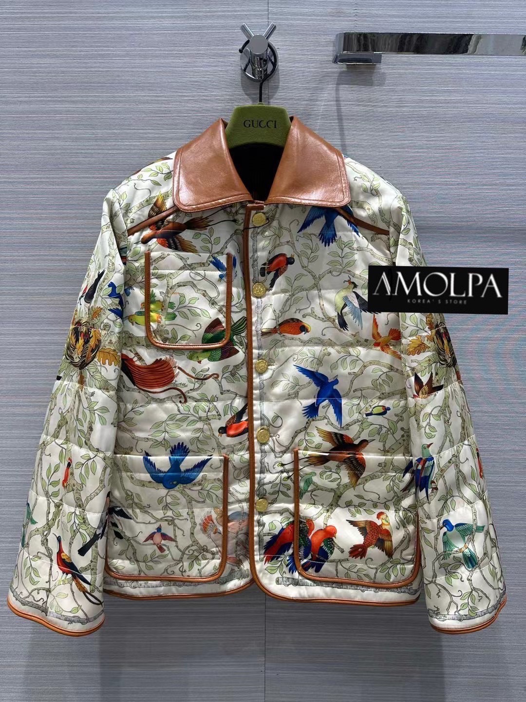 JACKET GG งานใส่ได้2ด้าน อีกด้านเป็นงานผ้าลูกฟูกสีน้ำตาล อีกด้านเป็นผ้าลาย GUCCI งานผ้าอย่างดี หนานุ่ม เหมือนช๊อปเด๊ะ : สินค้าคุณภาพ (พร้อมส่ง)