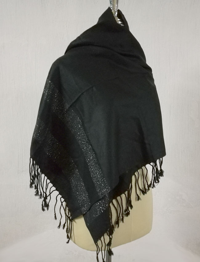 ผ้าคลุมไหล่-ผ้าพันคอ สีดำชายกลิตเตอร์ สวยมาก /ของใหม่/