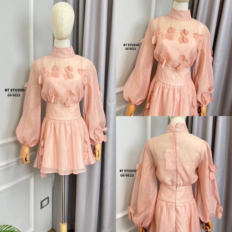 เซท 3 ชิ้น เสื้อแขนยาวคอปิด ดีเทลแต่งพวกดอกไม้กระจาย มาพร้อมเสื้อสายเดี่ยวซับใน แมทซ์กับกระโปรงสั้นแต่งซับใน แต่งดอกไม้ ใส่สบาย : สินค้าคุณภาพ (พร้อมส่ง)