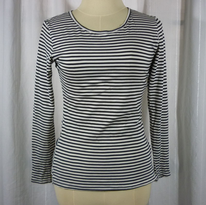 เสื้อฮีทเทคหญิง ลายขาวดำ Uniqlo heattech Sz M