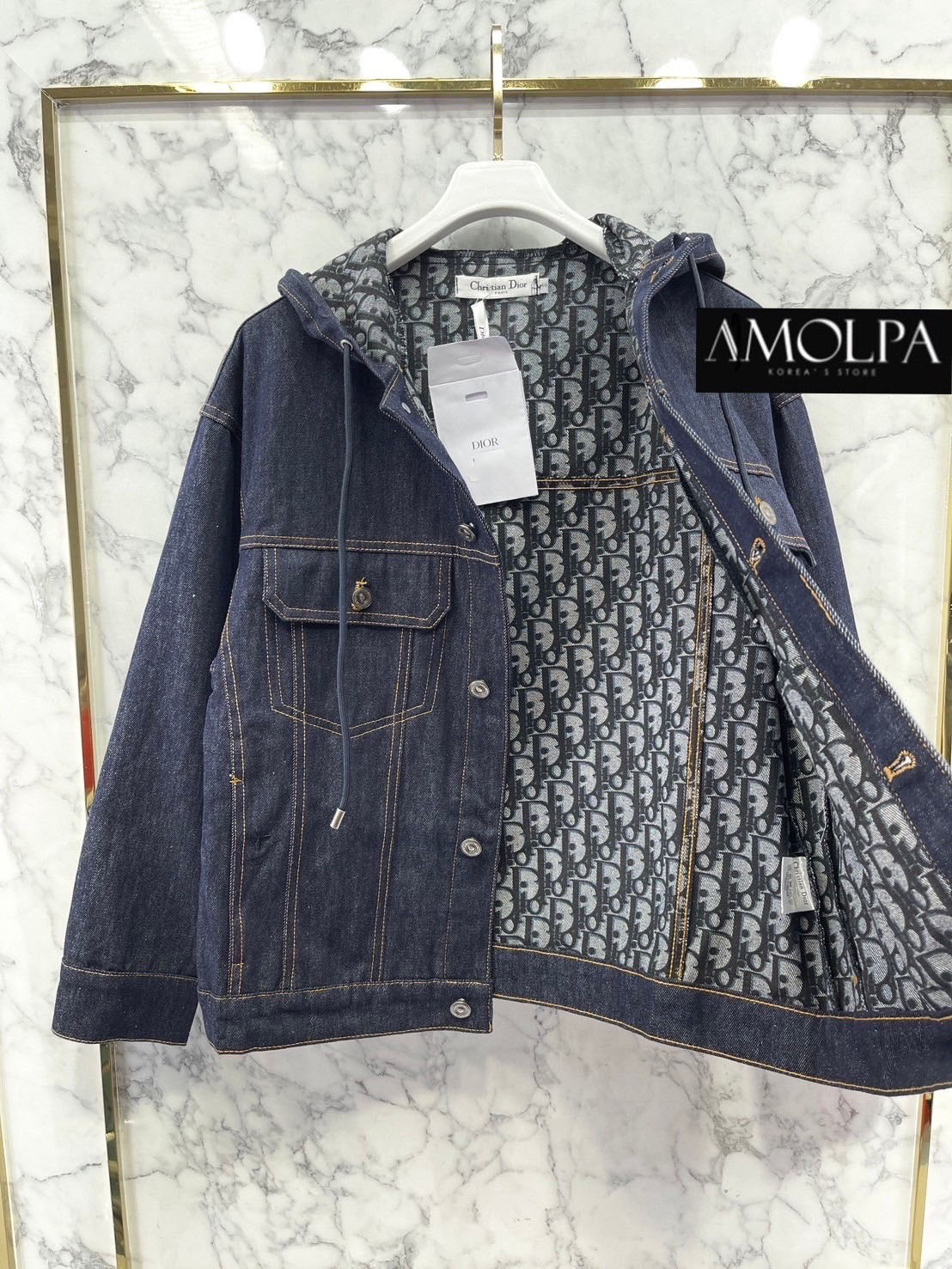 JACKET CD DENIM 2024SS กระดุมปั้ม แน่นๆ งานแต่งฮู๊ดดด สวยม๊ากก งาน Hiend ชนช๊อปป ใส่สบาย : สินค้าคุณภาพ (พร้อมส่ง)