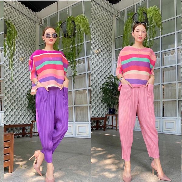 ชุดเซต เสื้อ+กางเกง สวย เรียบหรู ไฮโซวววว 😍 เสื้ออัดพลีท 100% เนื้อเดียวกับงาน Brand งาน สวย High Quality ✔️ . สินค้าคุณภาพ (พร้อมส่ง)