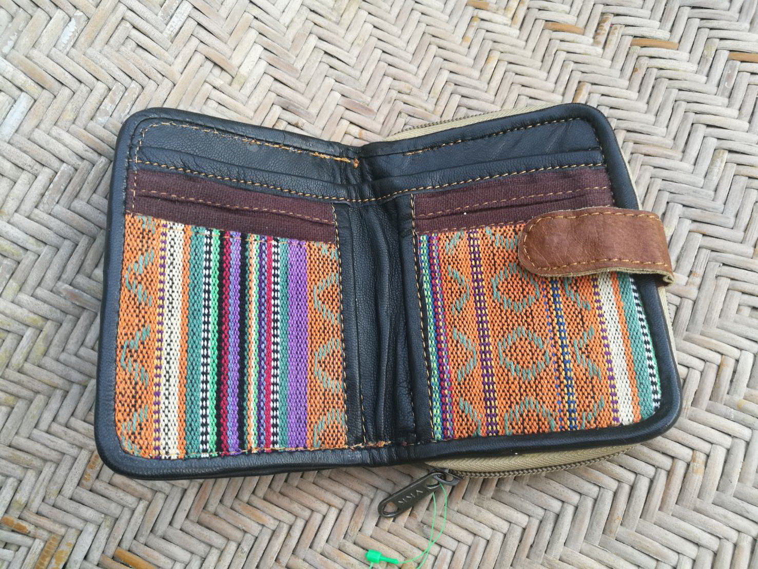 กระเป๋าสตางค์ SALAMA Handmade จากเนปาล สวยมาก (ของใหม่)