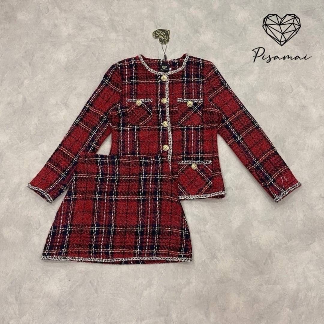 เซ็ตผ้าทวิสลายสก็อตสีแดงน่ารักๆ มาคู่กับกระโปรงสอบตัวสั้นเข้าเซ็ต เหมาะกับ ช่วงเทศกาลมากๆค่า ใส่สบาย : สินค้าคุณภาพ (พร้อมส่ง)