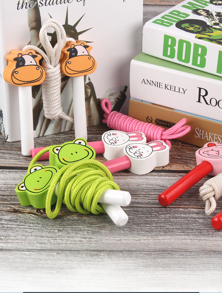 เชือกกระโดดสำหรับเด็ก ด้ามไม้ ยาว 2.4 เมตร ลายการ์ตูนน่ารัก