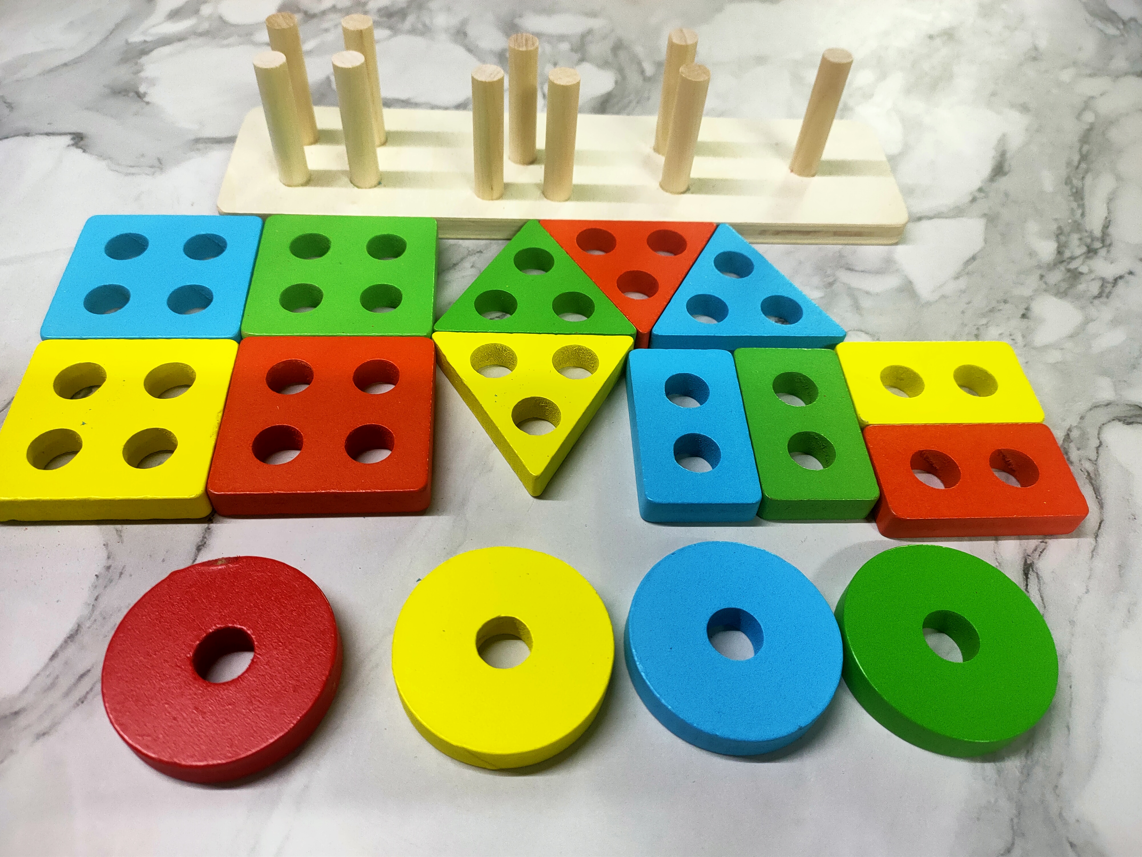 ของเล่นไม้เสริมพัฒนาการ สวมหลักบล็อครูปทรงเรขา