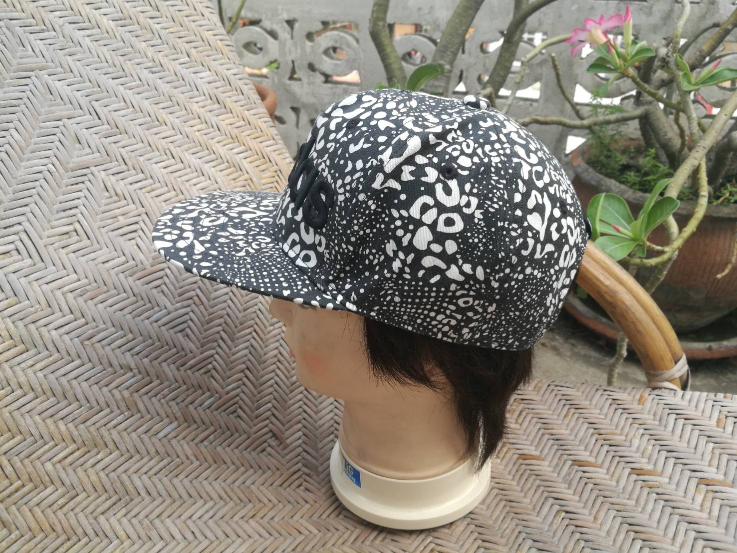 หมวกแก๊ปปีกแบน adidas (ของใหม่)