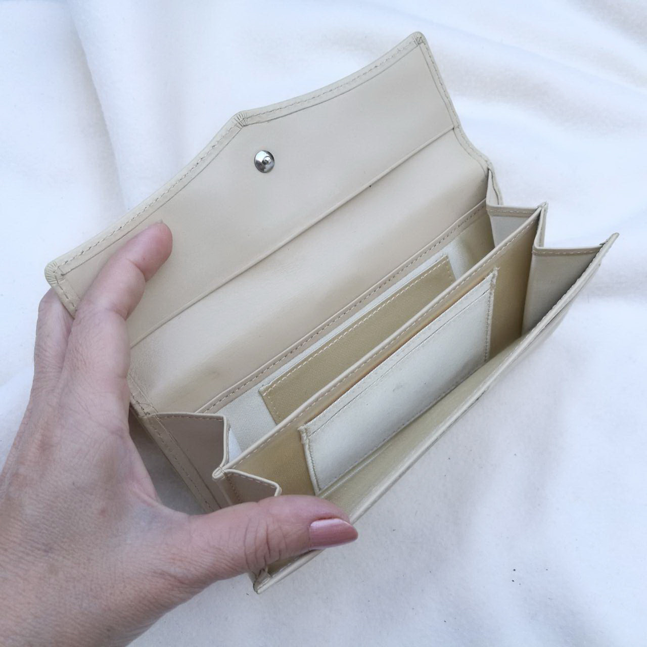 กระเป๋าสตางค์หนังแท้ HANAE MORI ช่องเยอะ