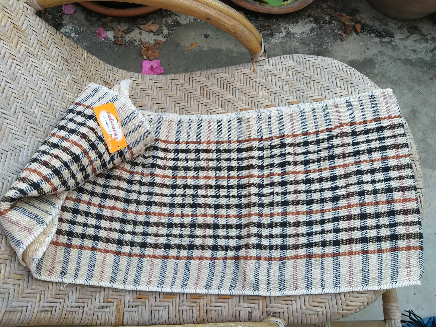 ผ้าพันคอ DAKS ผ้าดีมาก เก๋มาก สวย (ของใหม่)