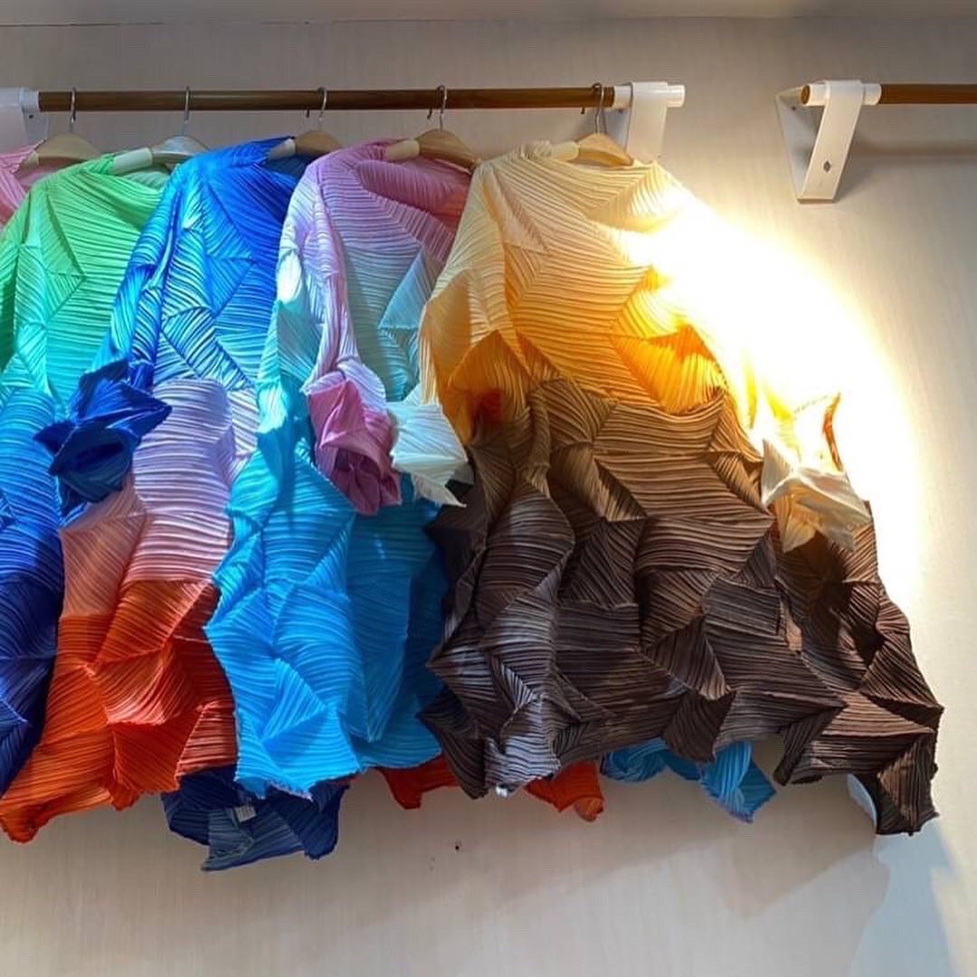 เสื้อตัวยาวอัดพลีททรงเก๋ รุ่นแขนยาว งานสวย เทียบงานแบรนด์ 👍🏻 รุ่นใหม่ล่าสุด งานเนี๊ยบ : สินค้าคุณภาพ (พร้อมส่ง)