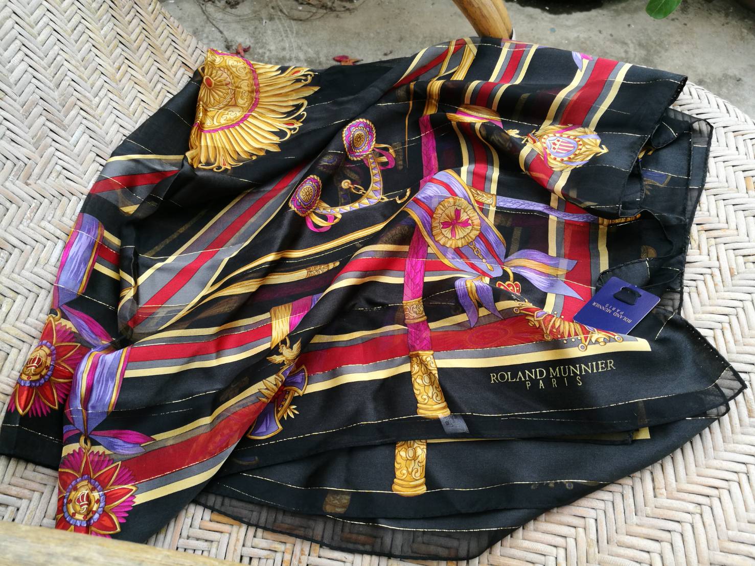 ผ้าคลุมไหล่ 100% Silk ROLAND MUNNIER PARIS