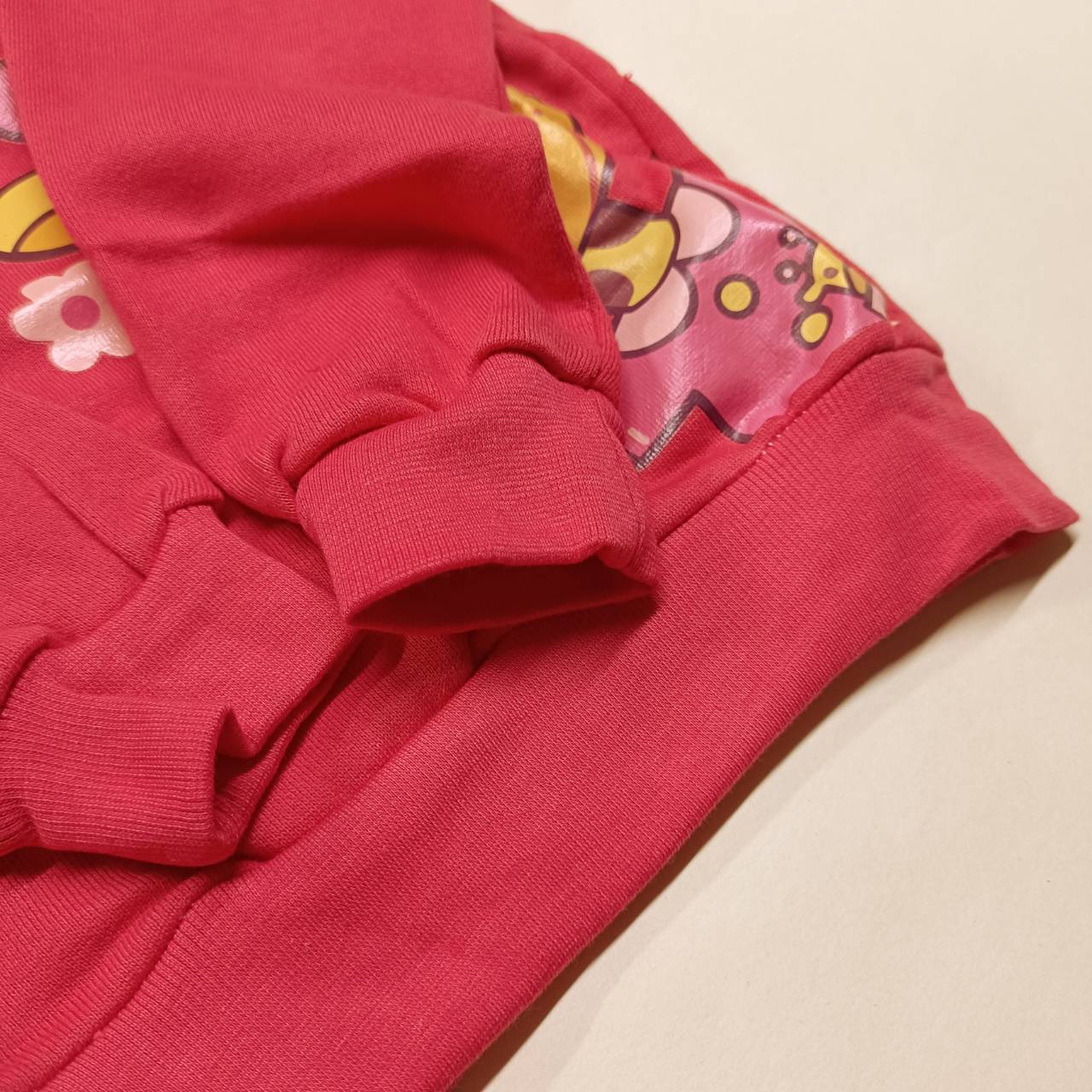 เสื้อกันหนาวเด็กเล็ก แขนยาว เนื้อนุ่ม สกรีนลายยีราฟสีแดง สำหรับเด็กวัย 1-3 ปี