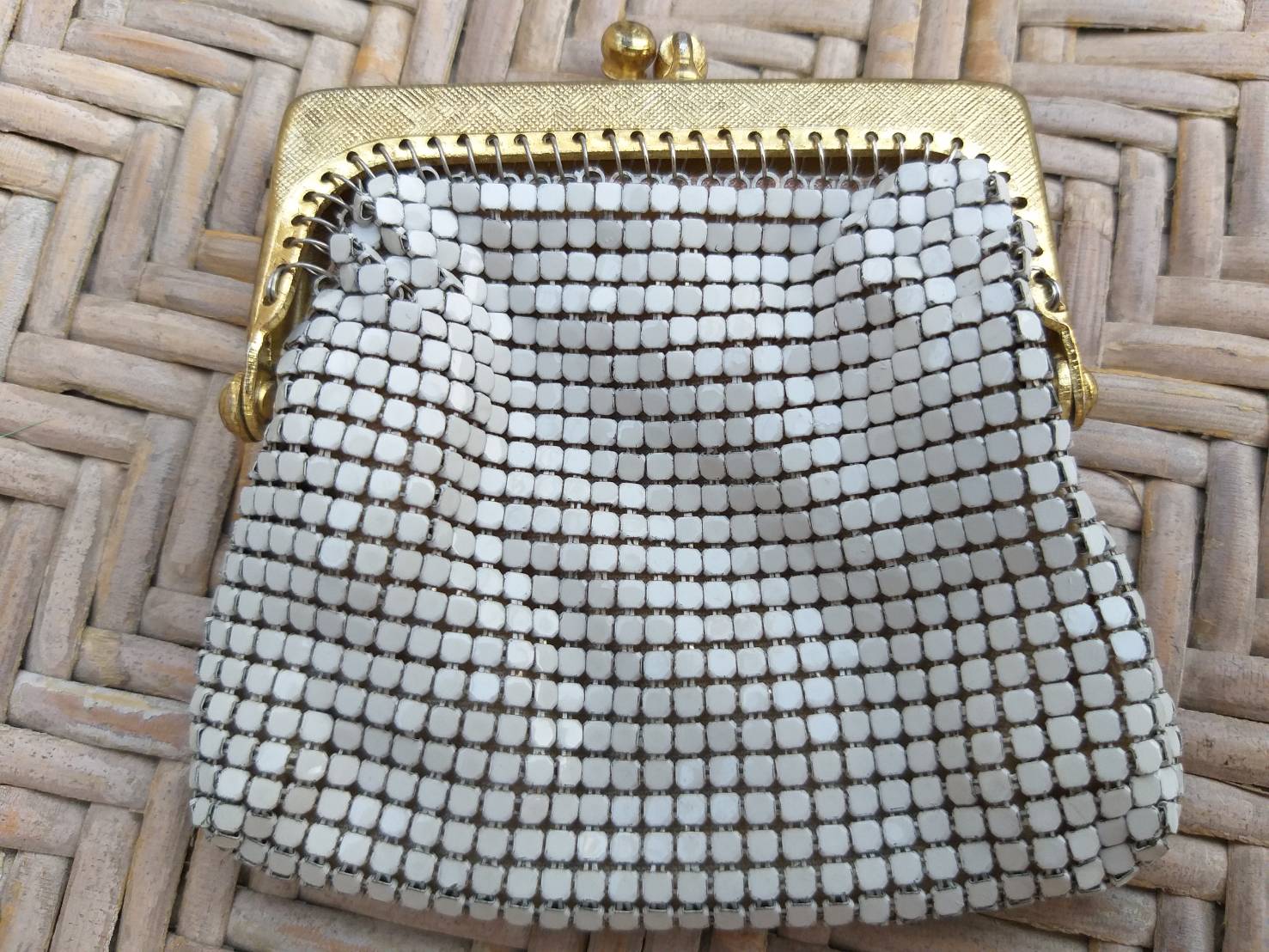 กระเป๋าใส่เหรียญ เกล็ดโลหะ สวยน่ารักสุดๆ (ของใหม่)