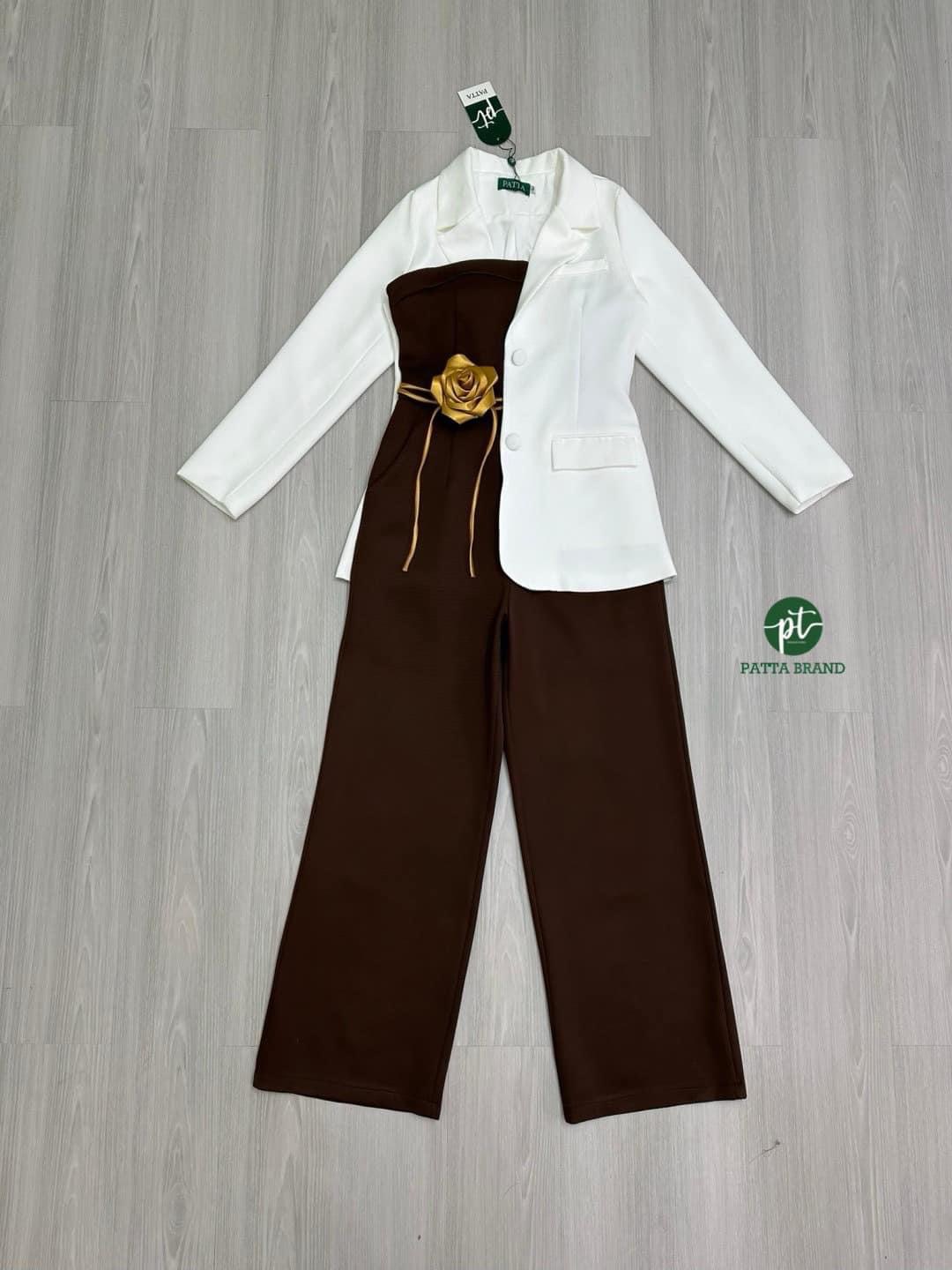 เซต2ชิ้น จั้มสูทเกาะอกขายาวสีนำ้ตาล ทรงสวยเข้ารูปเป๊ะ มีสายผูกเอวดอกไม้3Dสีทองเด่นสวย +เสื้อคลุมสูทสีขาว ใส่สบาย : สินค้าคุณภาพ (พร้อมส่ง) สำเนา