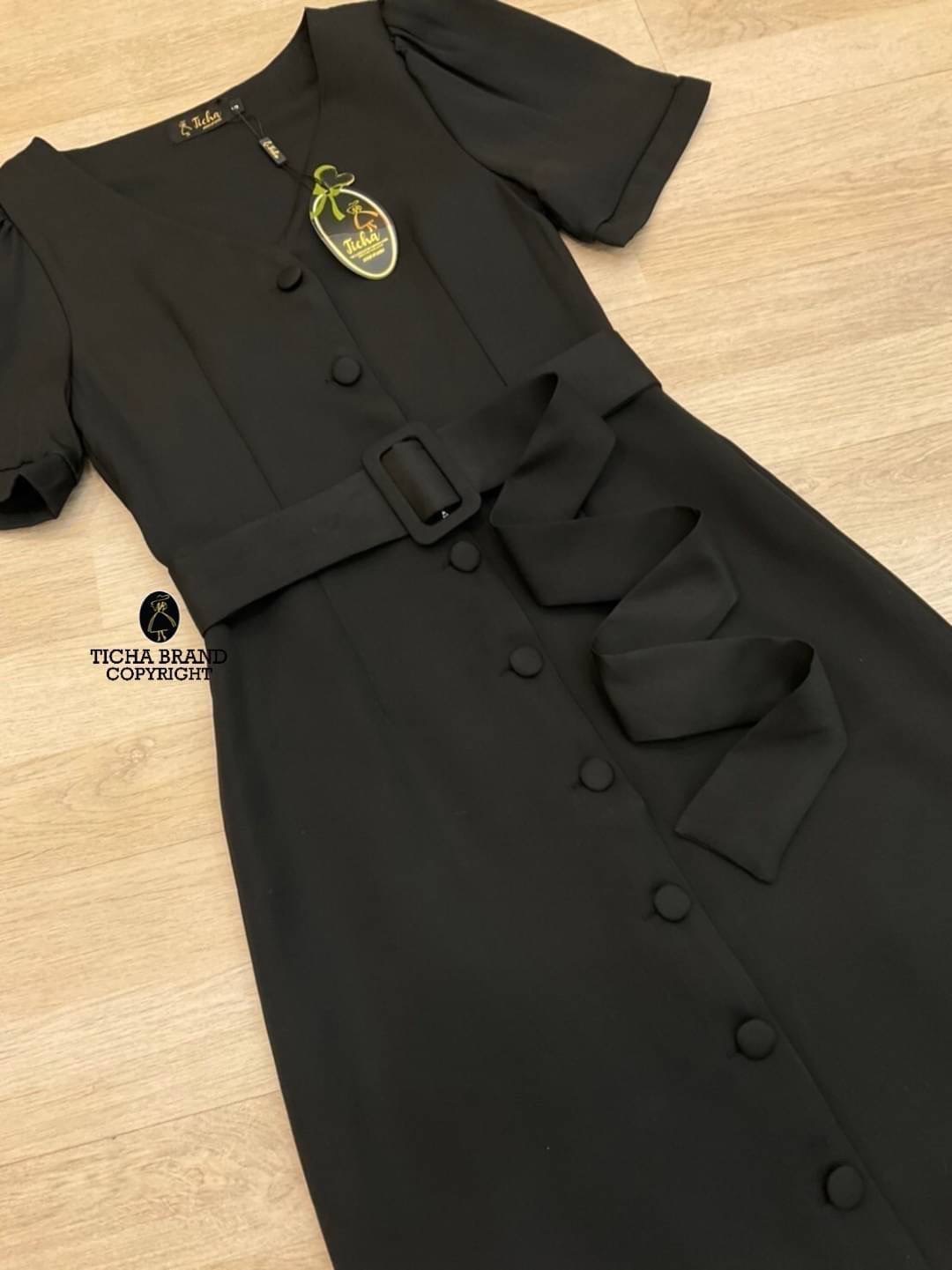 Dress ตัวยาวแขนพอง ดีเทลแต่งกระดุมด้านหน้า สไตล์มินิมอล เรียบๆแต่ดูแพง สินค้าคุณภาพ (พร้อมส่ง)