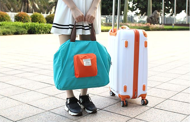 กระเป๋าช้อปปิ้งพับเก็บได้ ผ้าหนา สีสันสดใส ผลิตจากโพลีเอสเตอร์กันน้ำ คุ้มค่า (Foldable Duffle Bag for Travel)