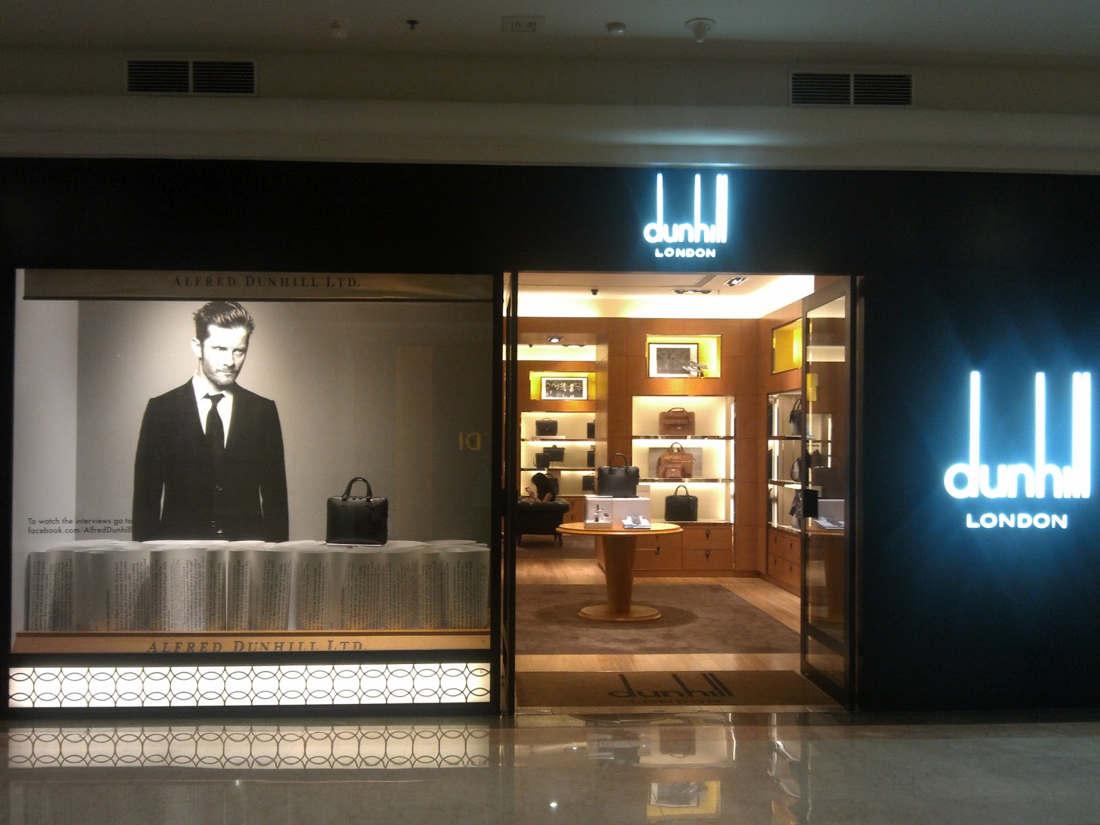 ถุงเท้าชาย dunhill เนื้อดีมาก สวยมากคู่นี้